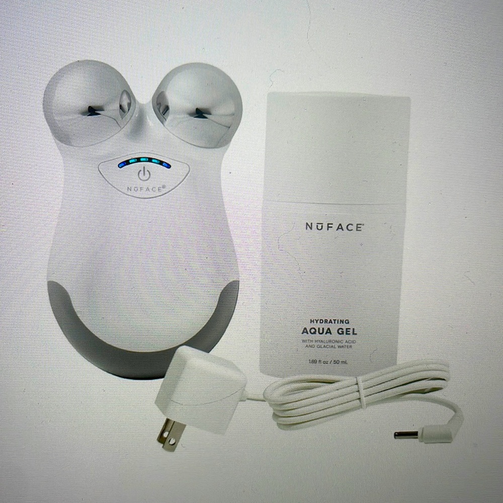 NuFACE Mini Starter Kit Mini Facial Toning Device LIKE NEW